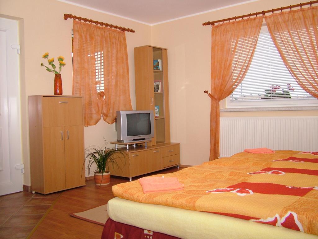 Horvathapartman Бюк Номер фото
